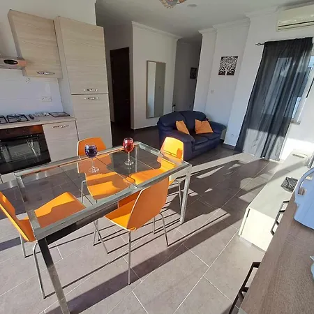 St Julians Sliema Penthouse 3 Minutes Walk From Seafront Apartment Exterior photo
