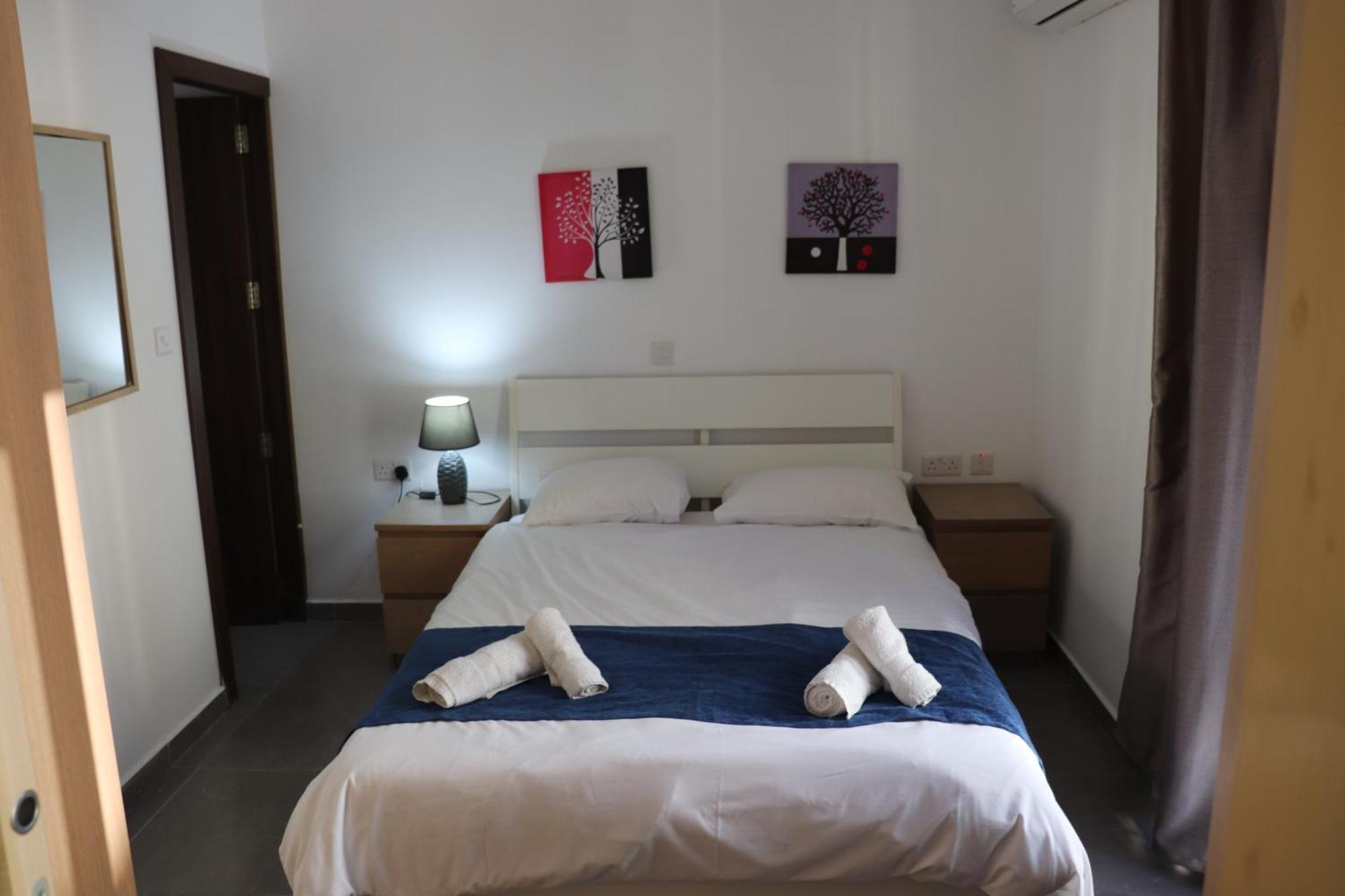 St Julians Penthouse 3 Minutes Walk From Seafront Lägenhet Sliema